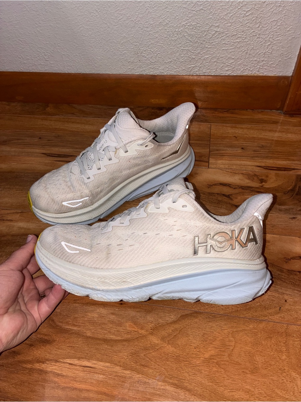 Hoka Women’s Clifton 9 Athletic Running Sneaker Shoes, white- size 8 - Picture 2 of 10